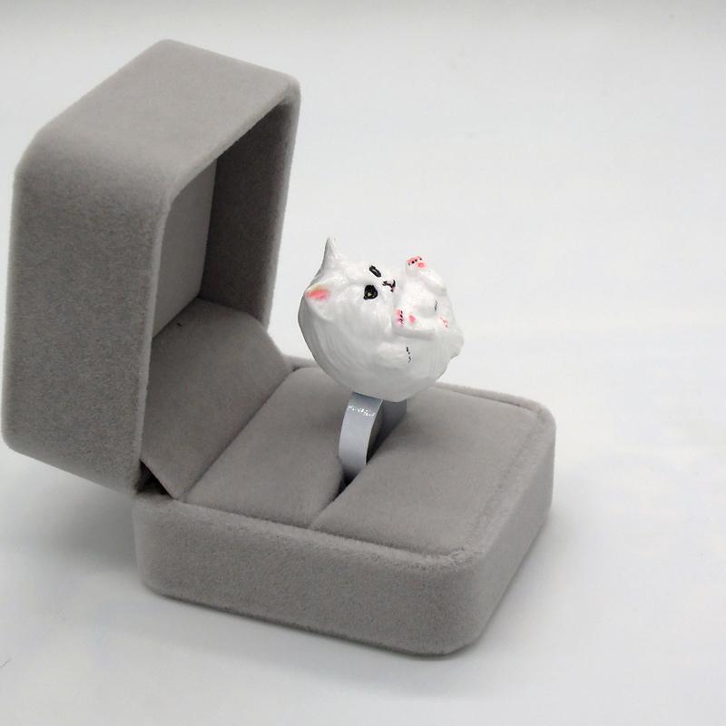 Ring In Cat Figure - jetlove